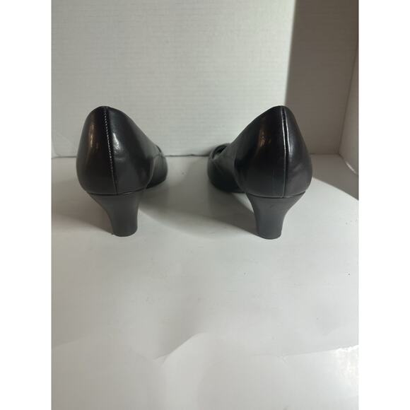 Easy Street Black Pumps Size 10M Low Heel Comfort Dress Shoes Classic Work - Picture 5 of 12